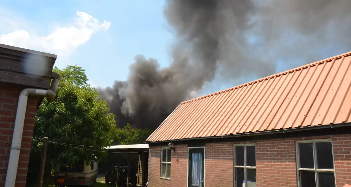 Uitslaande brand in grote loods - Foto 4