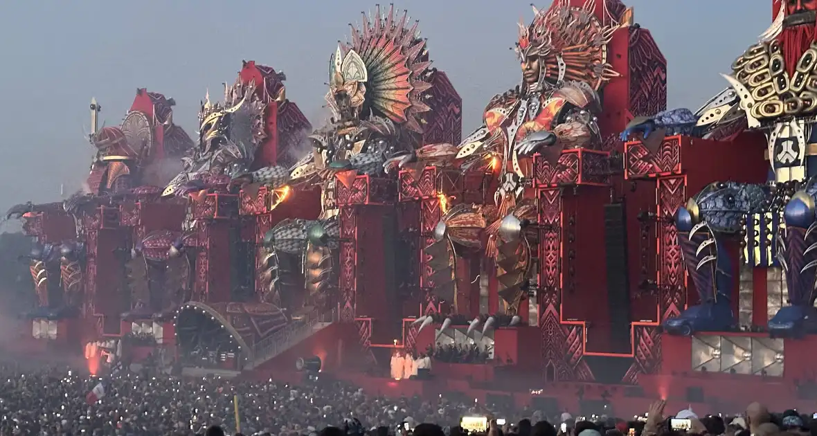 Forse brand op mainstage Defqon one festival