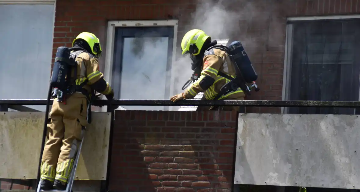 Airco unit op balkon vliegt in brand - Foto 1