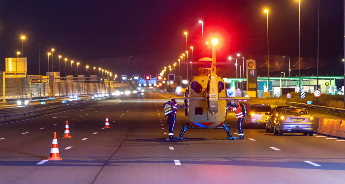 Aanrijding tussen een personenauto en een pijlwagen - Foto 7