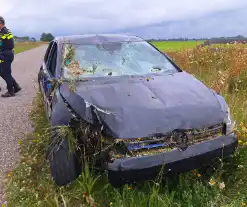 Automobilist onder invloed slaat over de kop, en probeert te vluchten