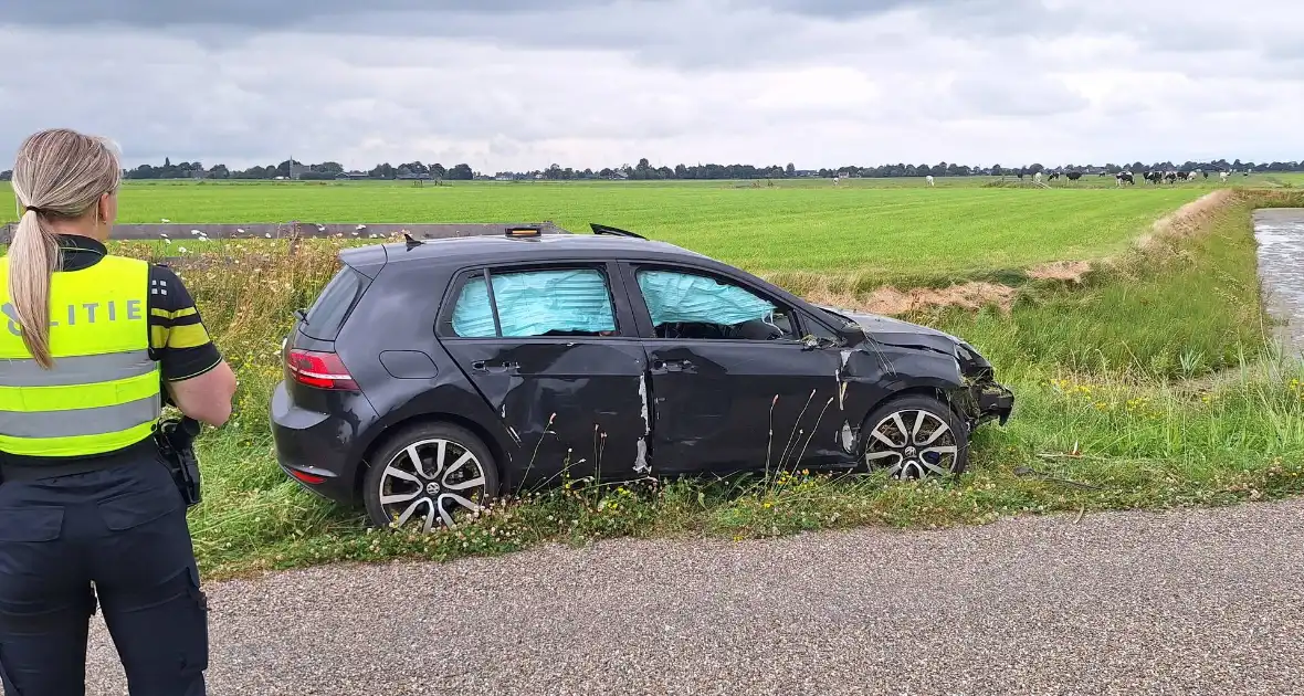 Automobilist onder invloed slaat over de kop, en probeert te vluchten - Foto 2