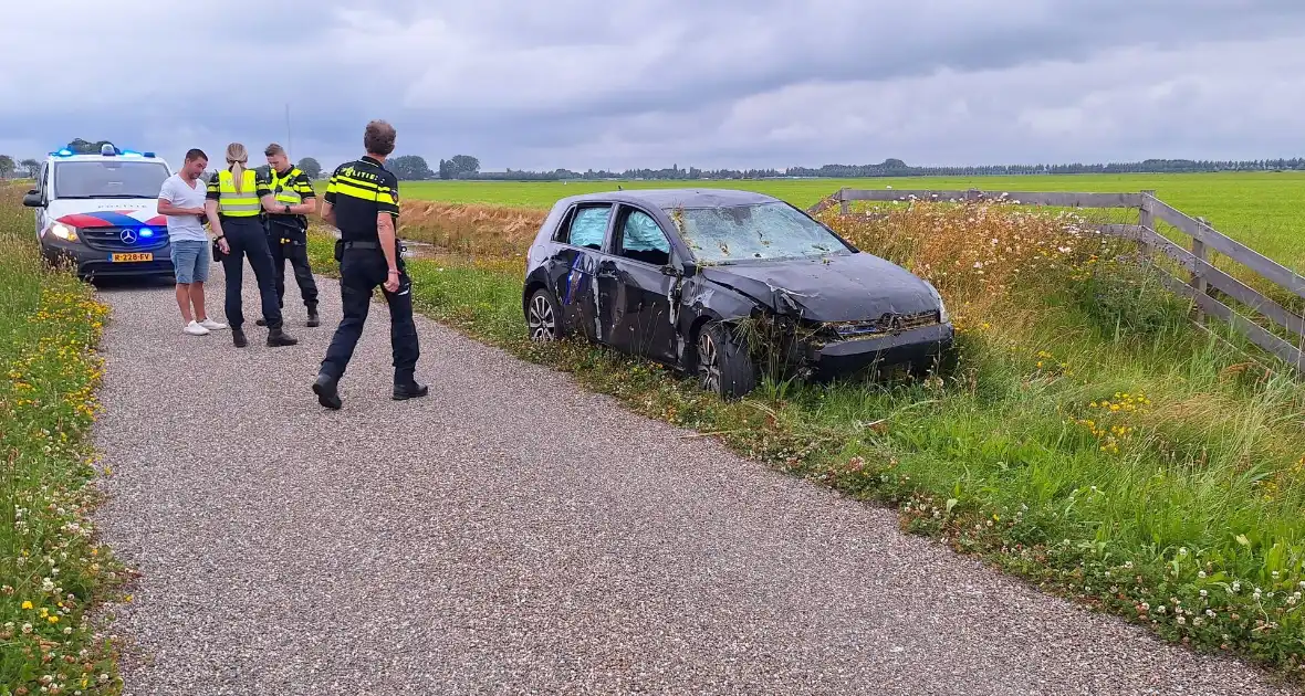 Automobilist onder invloed slaat over de kop, en probeert te vluchten - Foto 5