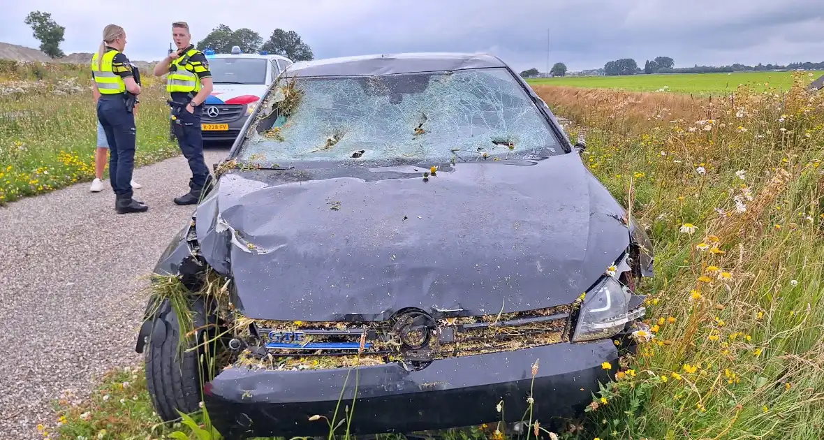 Automobilist onder invloed slaat over de kop, en probeert te vluchten - Foto 6