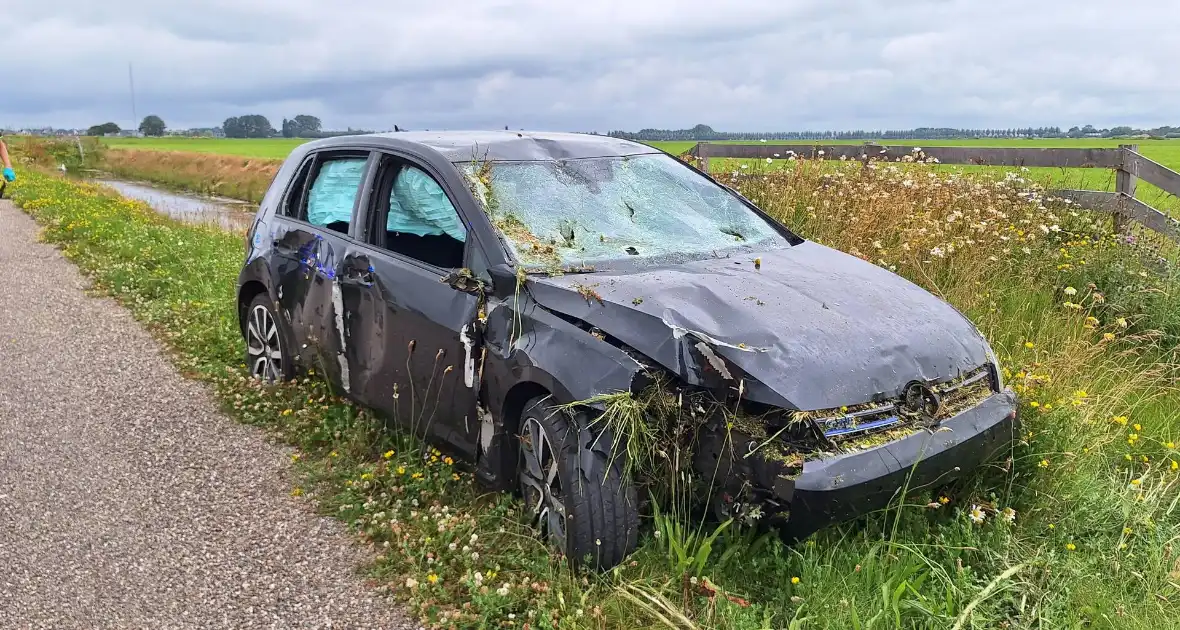 Automobilist onder invloed slaat over de kop, en probeert te vluchten - Foto 7