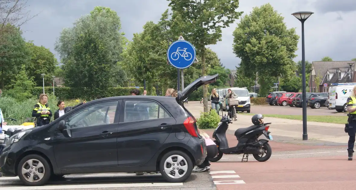 Fietser geschept door automobilist op oversteekplaats - Foto 3