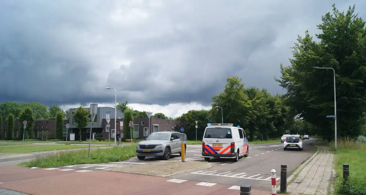 Fietser geschept door automobilist op oversteekplaats - Foto 5