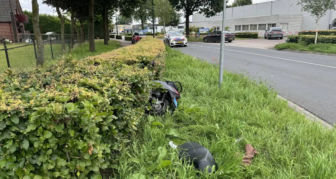 Automobilist rijdt door na ernstige aanrijding met scooterrijder - Foto 5