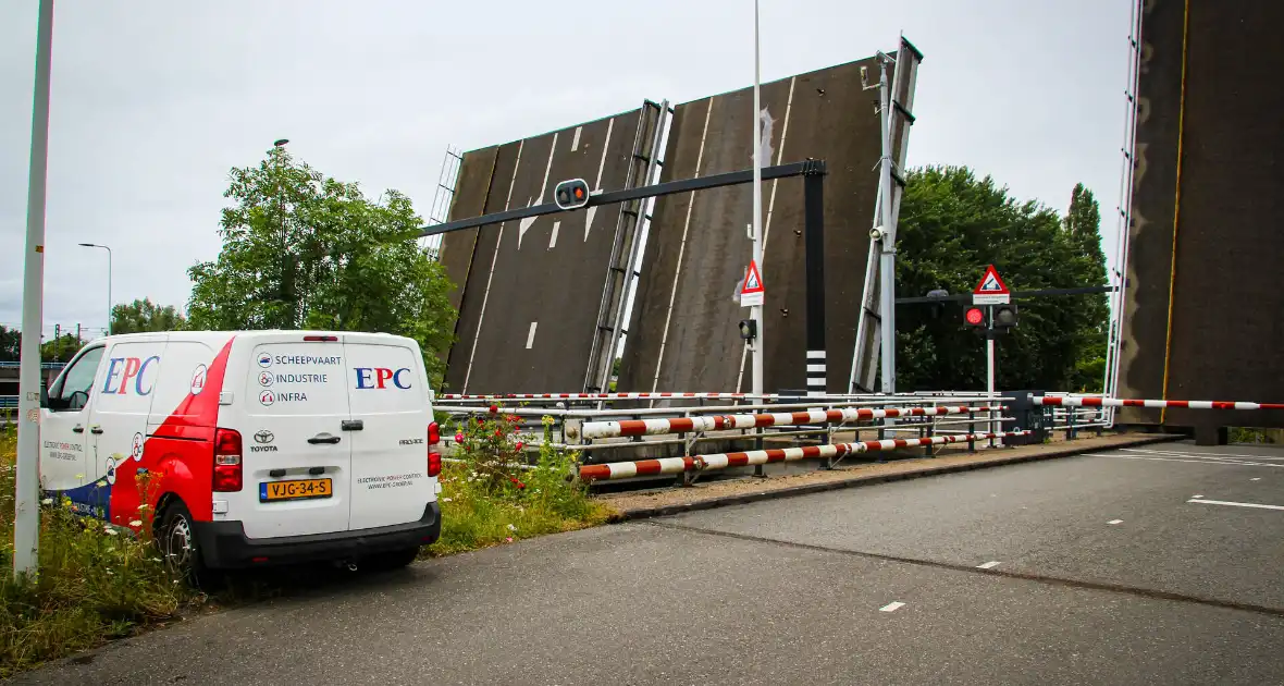 Waddingerbrug in storing, verkeer ervaart hinder - Foto 6