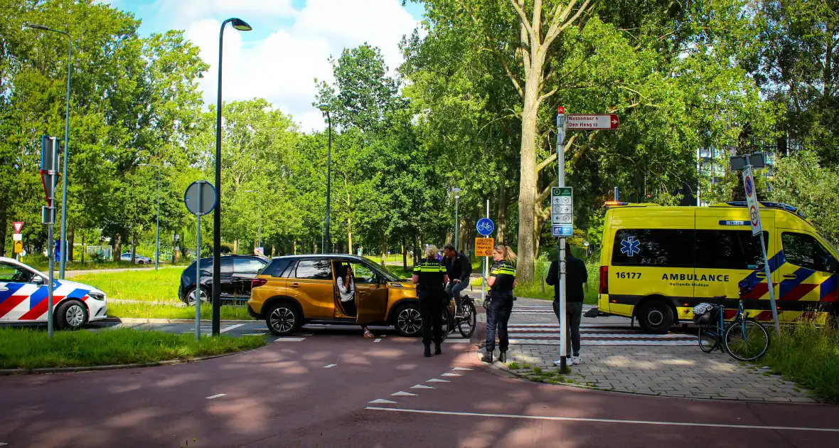 Fietser aangereden op rontonde - Foto 2