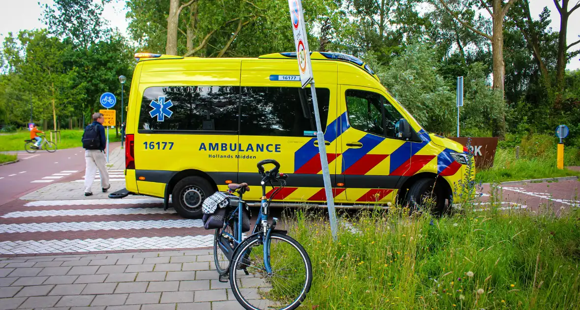 Fietser aangereden op rontonde - Foto 4