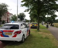 Zwaargewonden bij steekincident, politie opent klopjacht