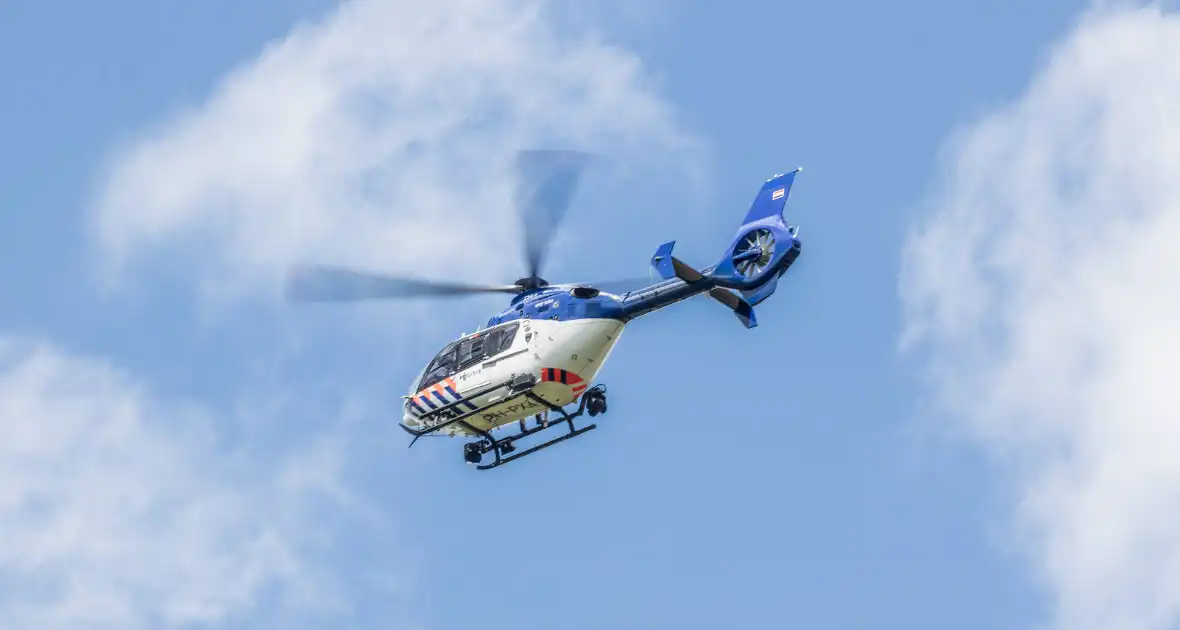 Politie helikopter ingezet bij zoektocht naar inbreker - Foto 8