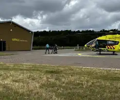 Ambulancehelikopter vervoerd persoon vanaf waddeneiland naar het vaste landt