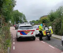 Auto schept persoon, traumateam ingezet