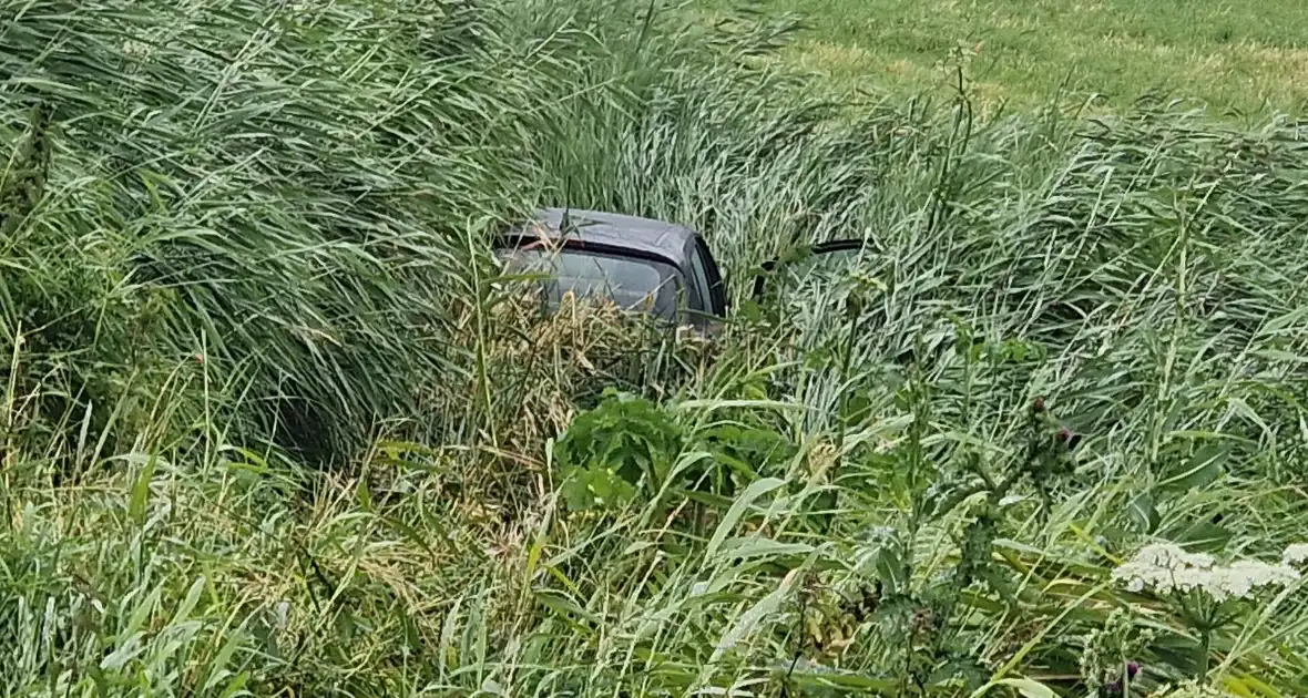 Automobilist ontkomt aan erge afloop bij ongeval - Foto 6