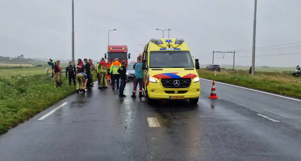 Automobilist ontkomt aan erge afloop bij ongeval - Foto 8