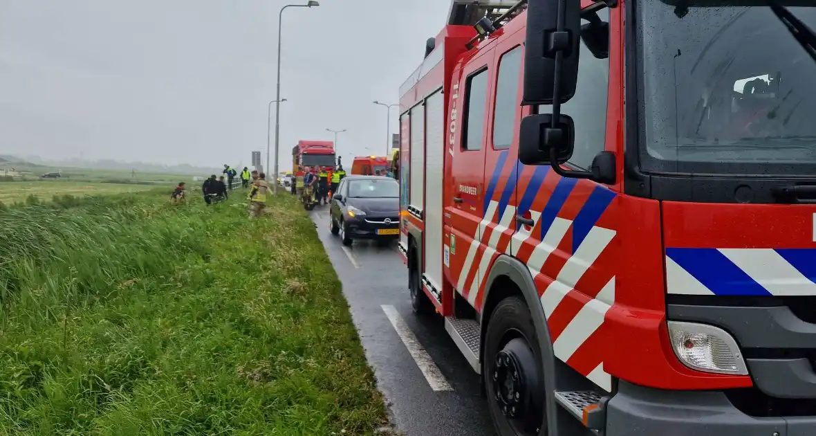 Automobilist ontkomt aan erge afloop bij ongeval - Foto 9