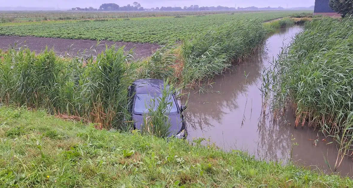 Automobilist verliest macht over het stuur en belandt in de sloot