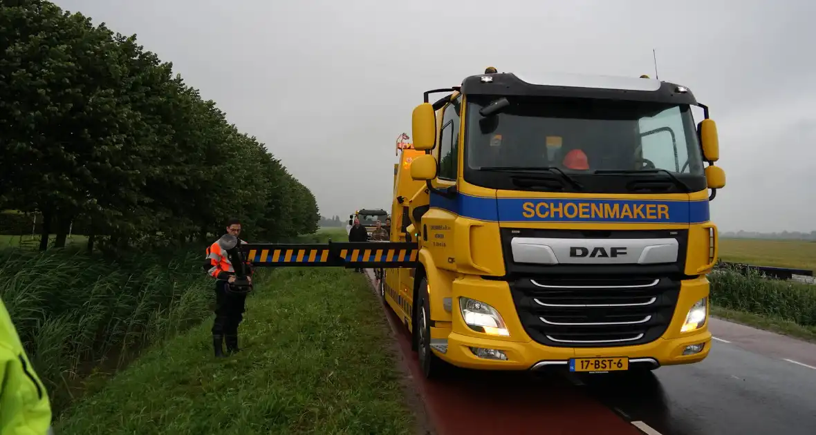 Automobilist verliest macht over het stuur en belandt in de sloot - Foto 2