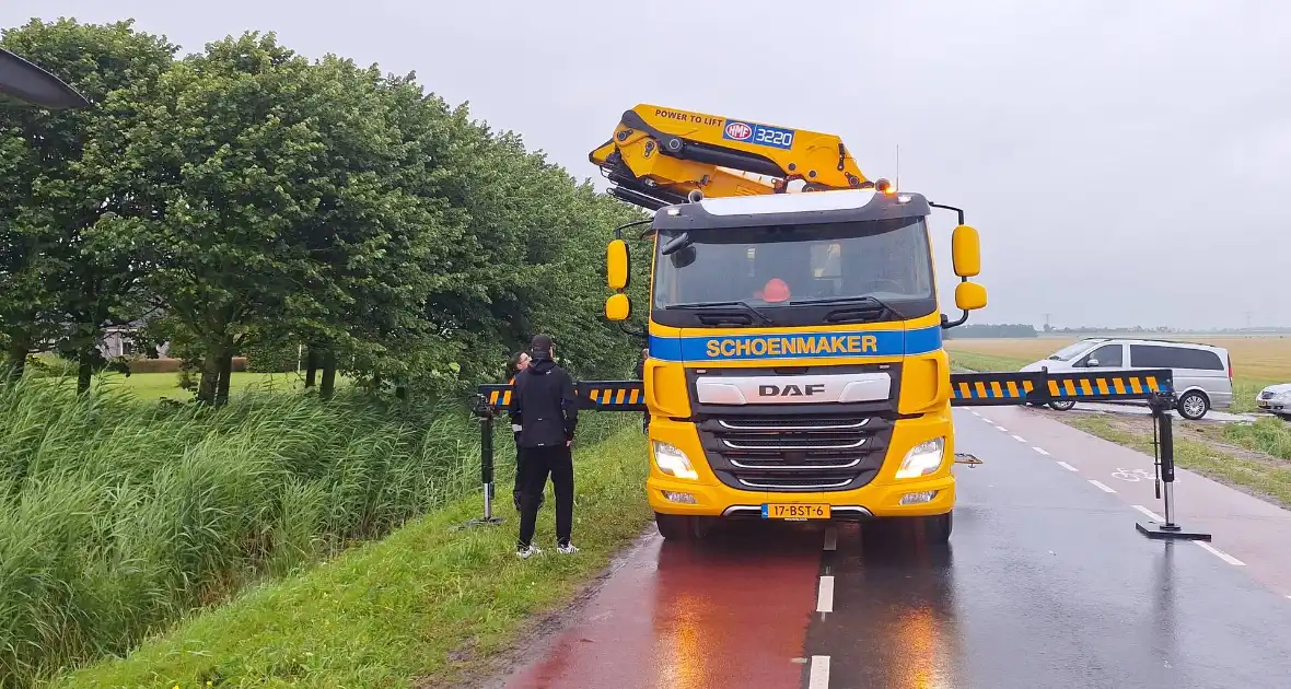 Automobilist verliest macht over het stuur en belandt in de sloot - Foto 5