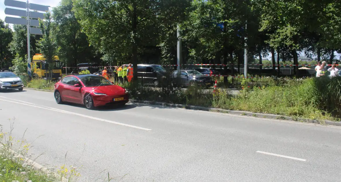 Voertuigen fors beschadigd na botsing - Foto 2