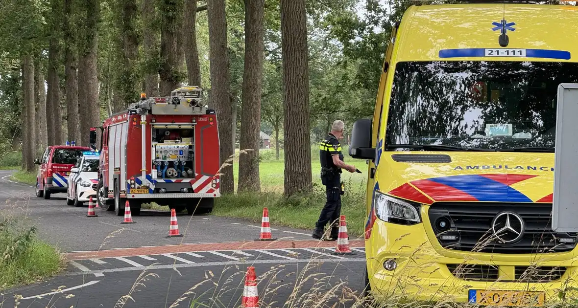 Auto belandt in sloot, bestuurder ongedeerd - Foto 2