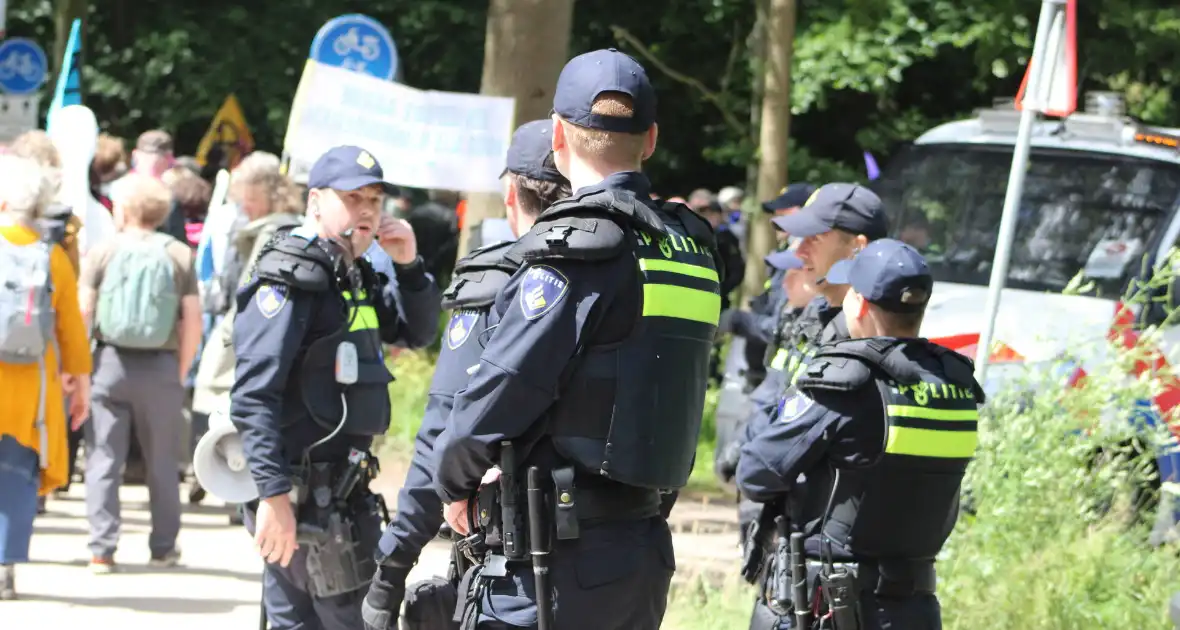 XR-demonstranten pogen opnieuw snelweg te blokkeren - Foto 2