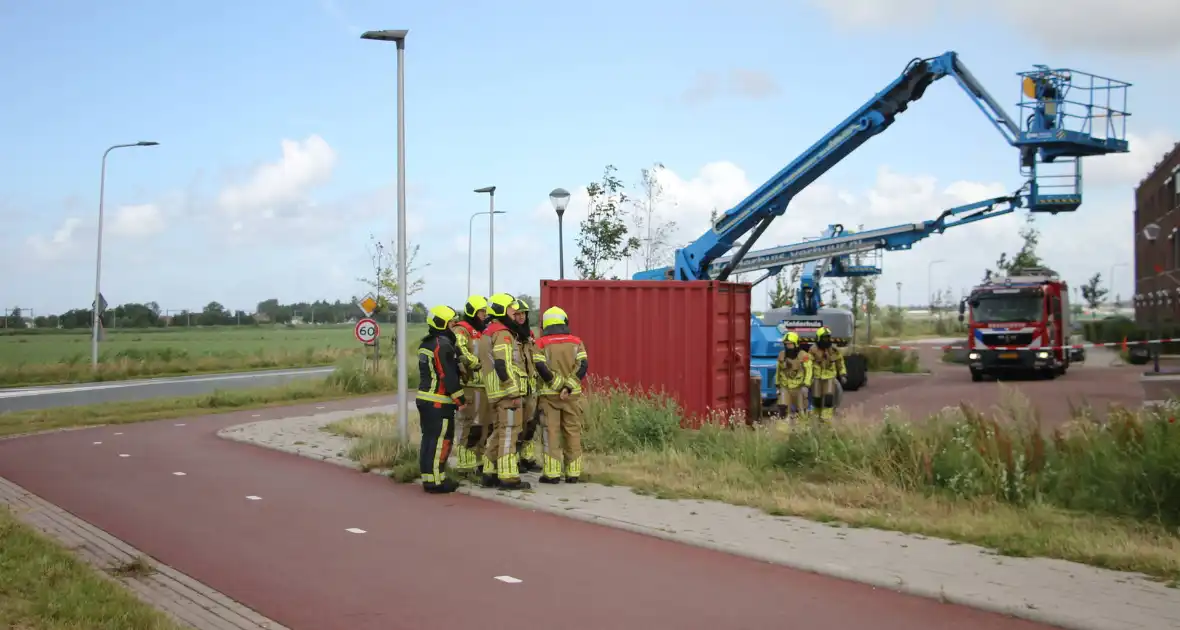 Steigerdelen dreigen weg te waaien - Foto 4