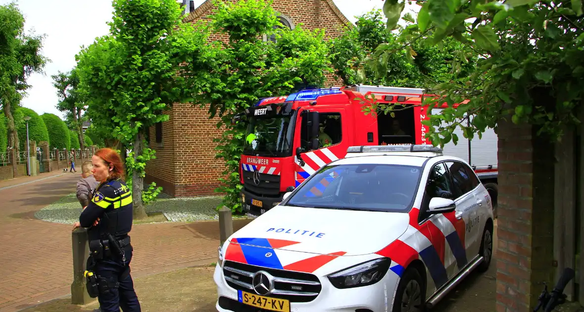 Brandweer blust brand in spouwmuur - Foto 14