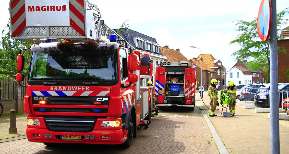 Brandweer blust brand in spouwmuur - Foto 5