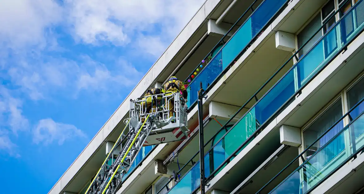 Glasvezelleidingen komen los van flat - Foto 10