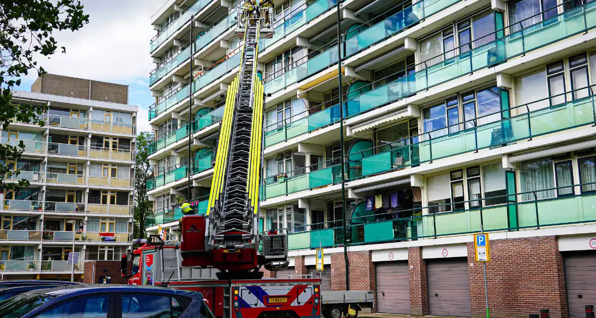 Glasvezelleidingen komen los van flat - Foto 8