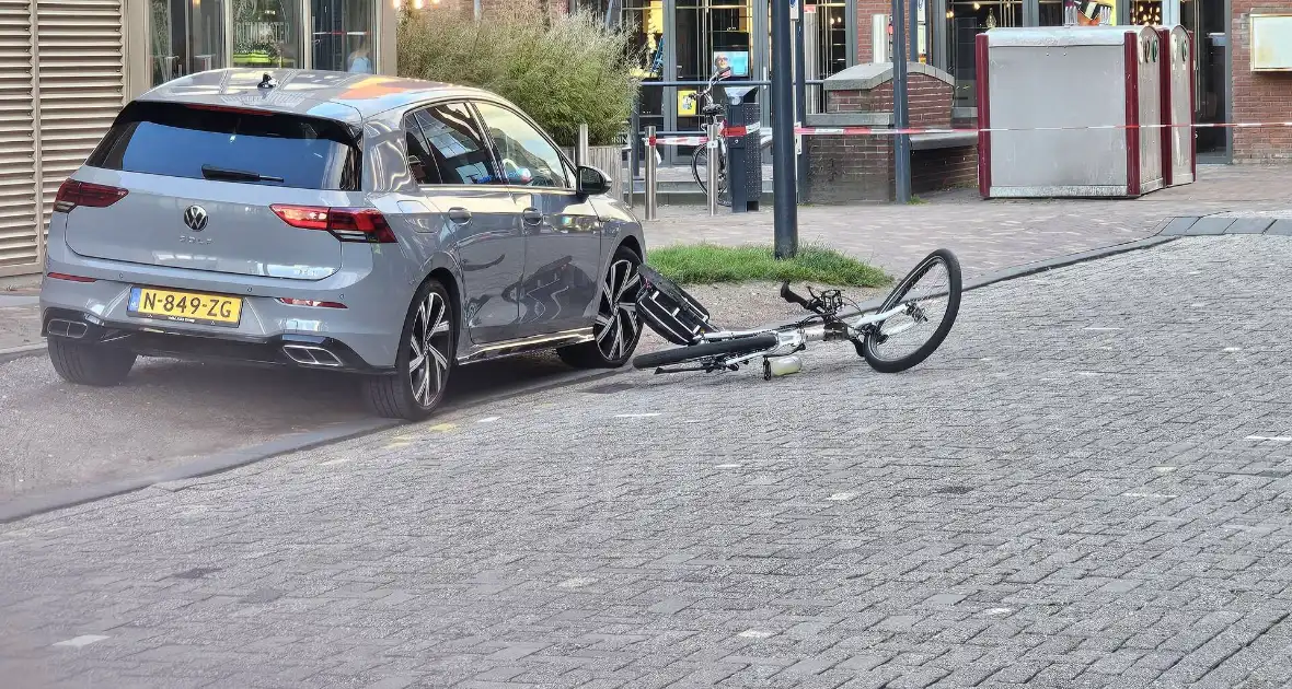 Agent op fiets aangereden door automobilist - Foto 3