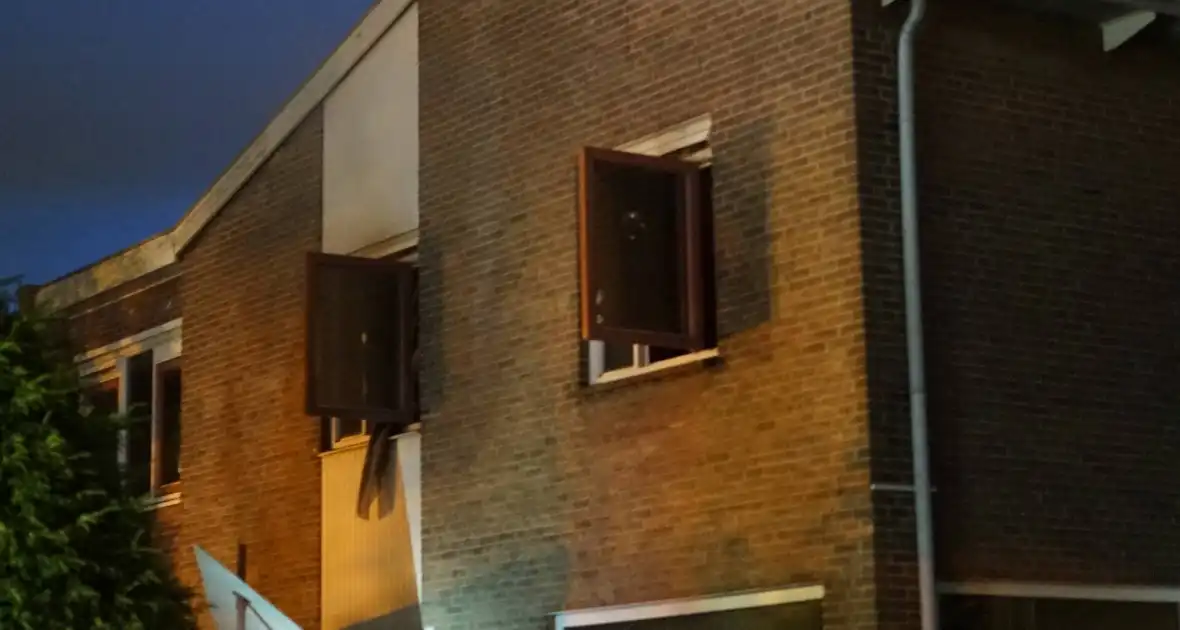 Brandweer blust brand woning - Foto 8