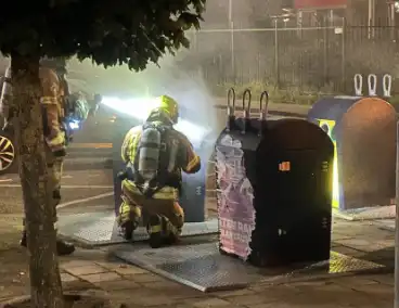 Brandweer blust ondergrondse container