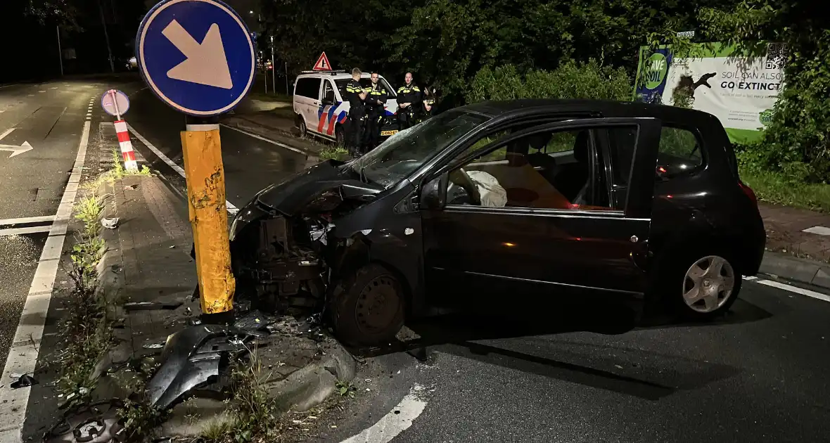 Inzittenden gaan er na auto-ongeluk vandoor - Foto 2