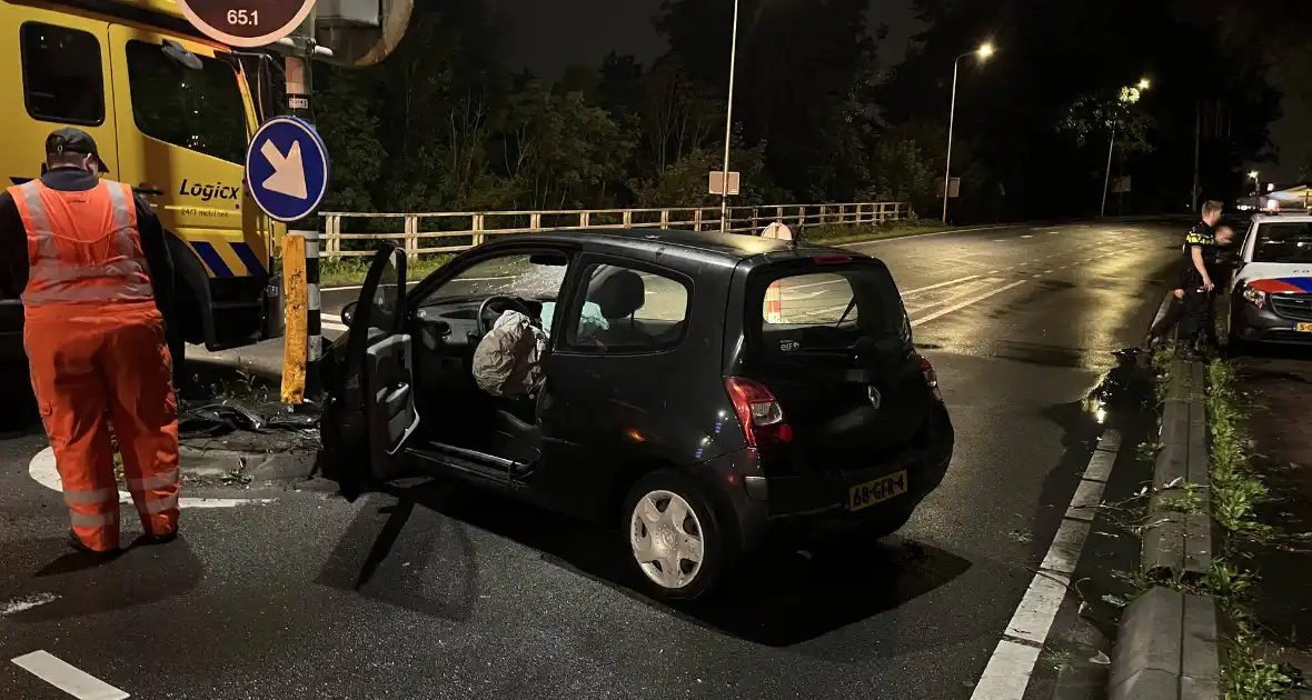 Inzittenden gaan er na auto-ongeluk vandoor - Foto 3