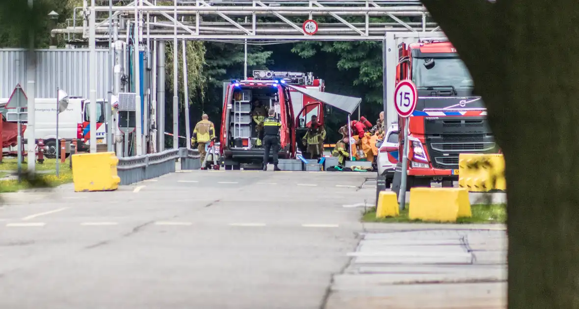 Specialistische brandweer teams ingezet voor incident met gevaarlijke stof - Foto 2