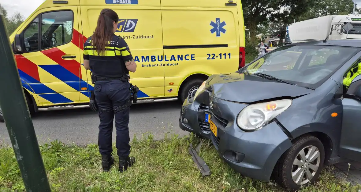 Twee gewonden bij eenzijdige aanrijding - Foto 3