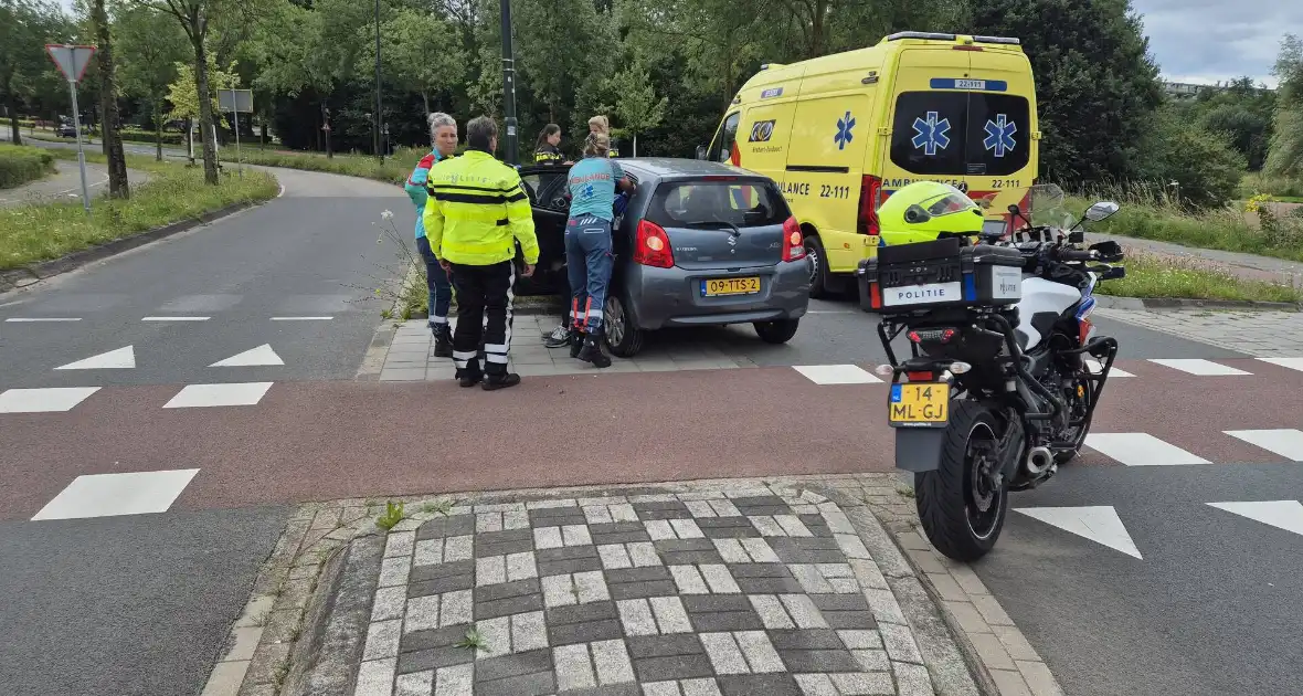 Twee gewonden bij eenzijdige aanrijding - Foto 4