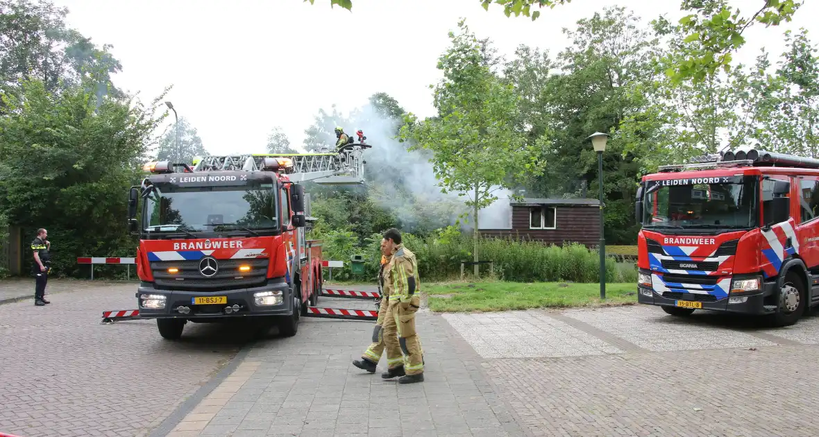 Brandweer ingezet voor fikse brand in woonboot