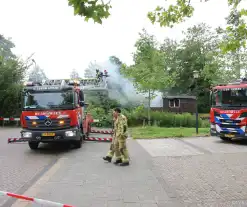 Brandweer ingezet voor fikse brand in woonboot