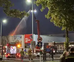 Grote uitslaande brand bij Jump XL