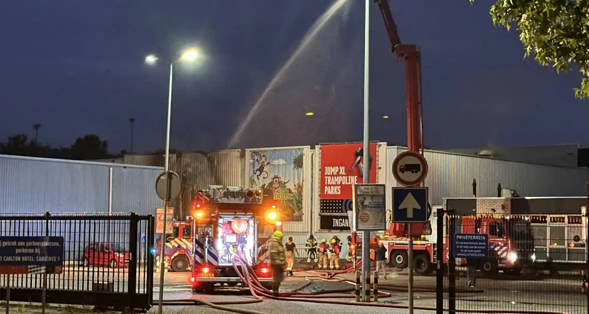 Grote uitslaande brand bij Jump XL - Foto 2