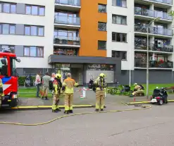 Brandlucht door smeulende accu in scootmobiel