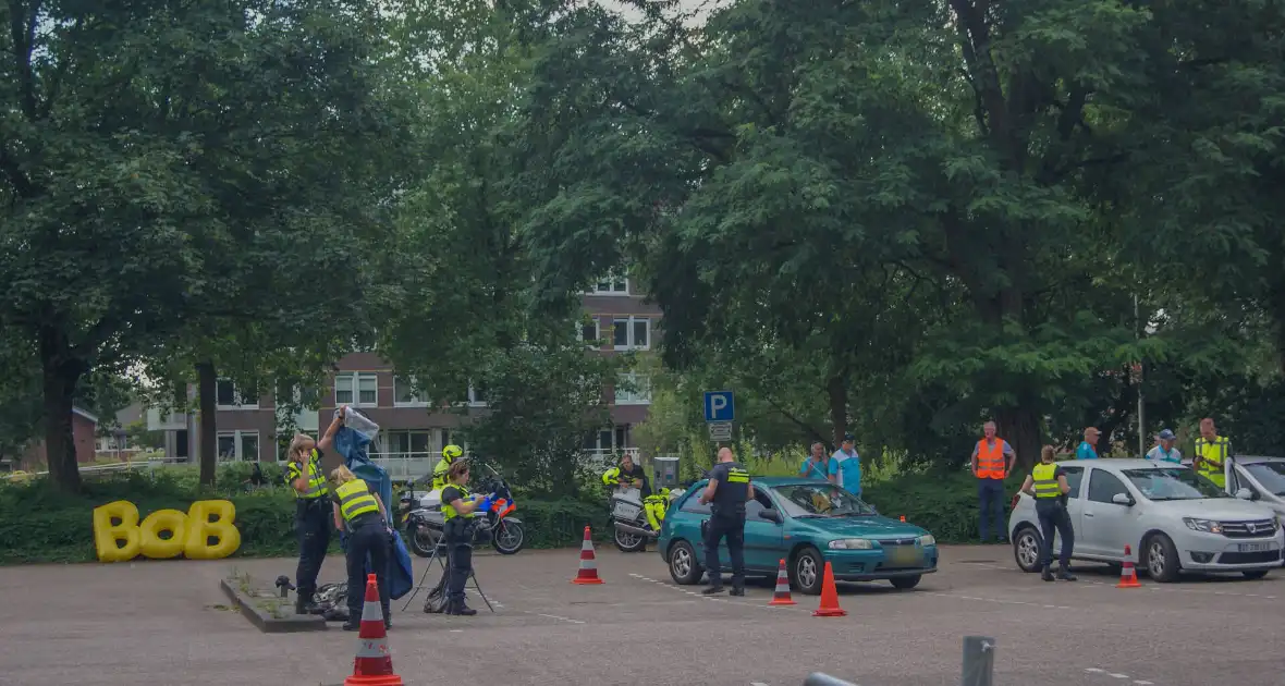 Politie houdt verkeerscontrole met Veilig Verkeer Nederland - Foto 2