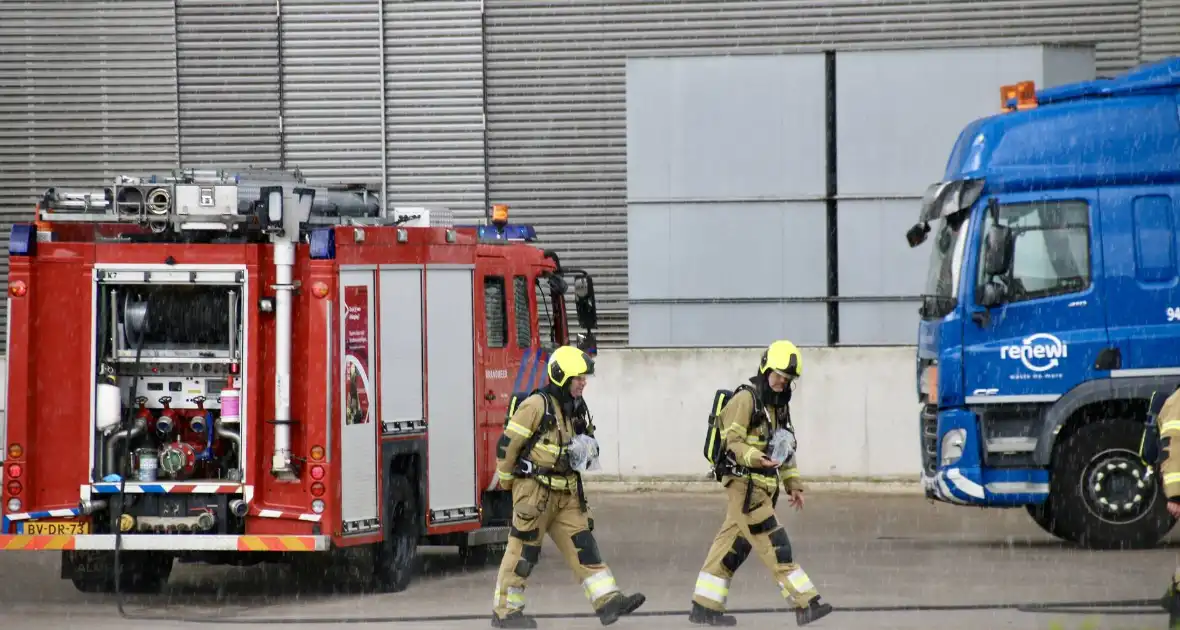 Container vliegt in brand bij Bernhoven ziekenhuis - Foto 3