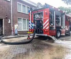 Bewoners kampen met grote waterlekkage onder woning