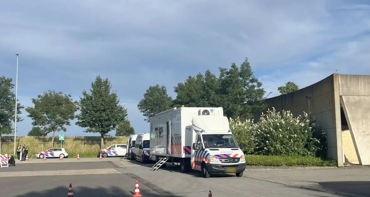 Politie haalt automobilisten van de weg wegens verkeerscontrole - Foto 9